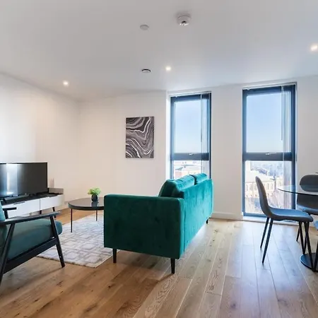 Chic 2 Bed 2 Bath In A Modern Development * Birmingam